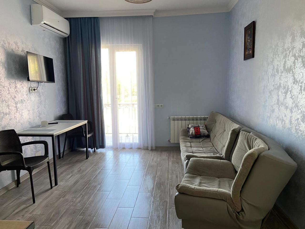 Kemo House Hotel Batumi Exterior photo